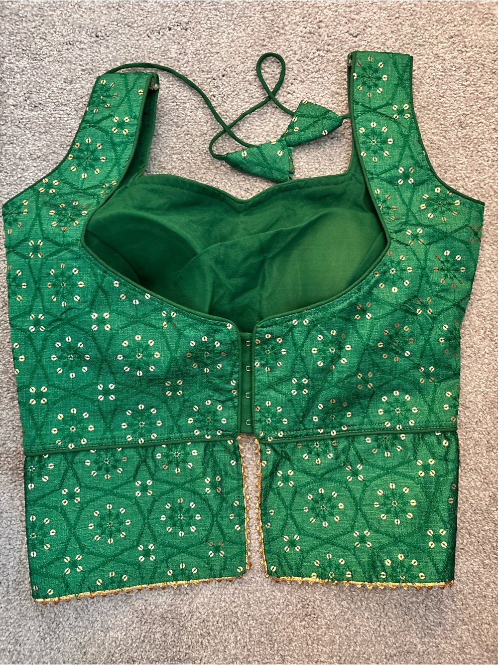 New Green Choli BlouseTop with sequins. Navratri, Garba, Diwali - Picture 2 of 5